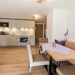 S'hoamatl Dorfkrug Apartmanhotel Mösern