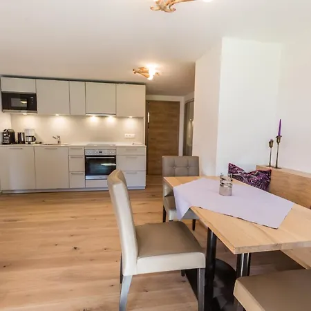 S'hoamatl Dorfkrug Hotel apartamentowy Mösern